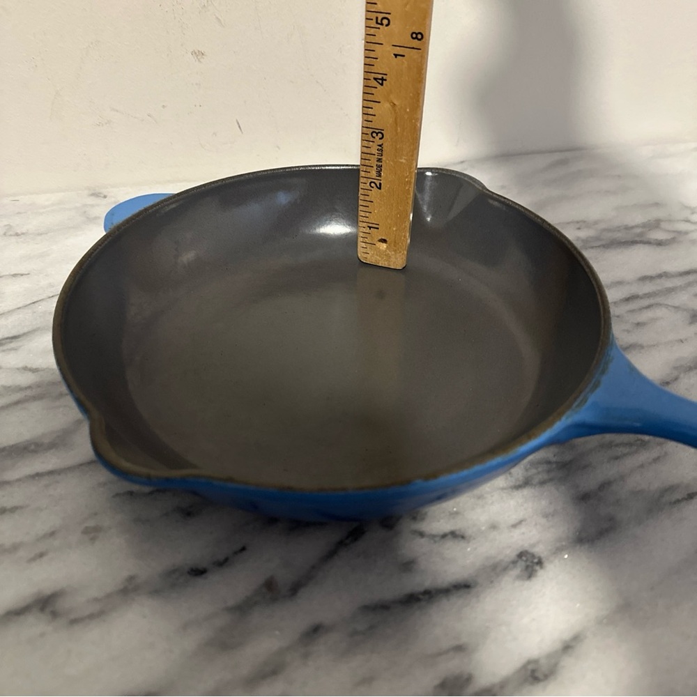Le Creuset 9” Blue Cast Iron Skillet vintage - Picture 13 of 14